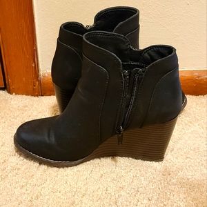 Size 6 Black wedge ankle bootie